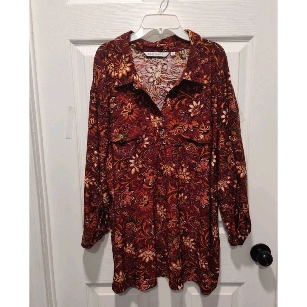 New Emily Daniels Womans Sz 3X Plus Blouse Floral Button down Front pockets‎ NWT